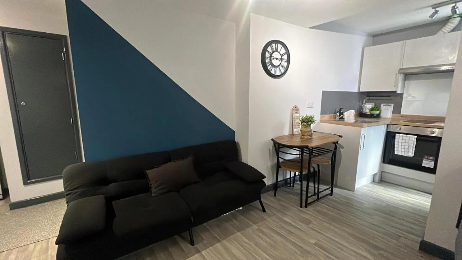 Cozy Studio In Sheffield City Centre With Sofa Bed شقة